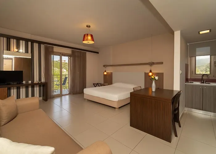 شقة فندقية Tsokas 4*