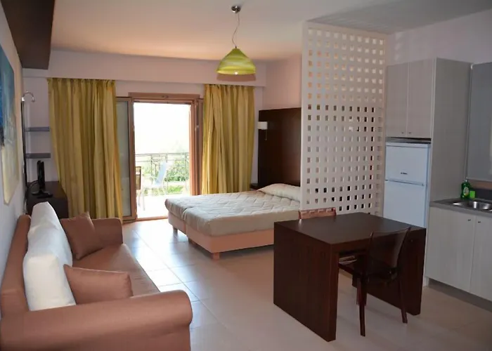 شقة فندقية Tsokas 4*