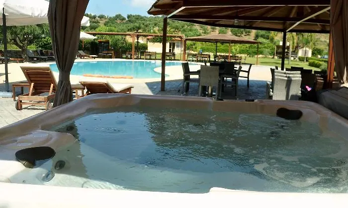 Tsokas 4* Finikounta