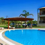 Tsokas Aparthotel Finikounta