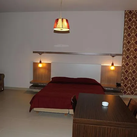 Tsokas 4* Finikounta
